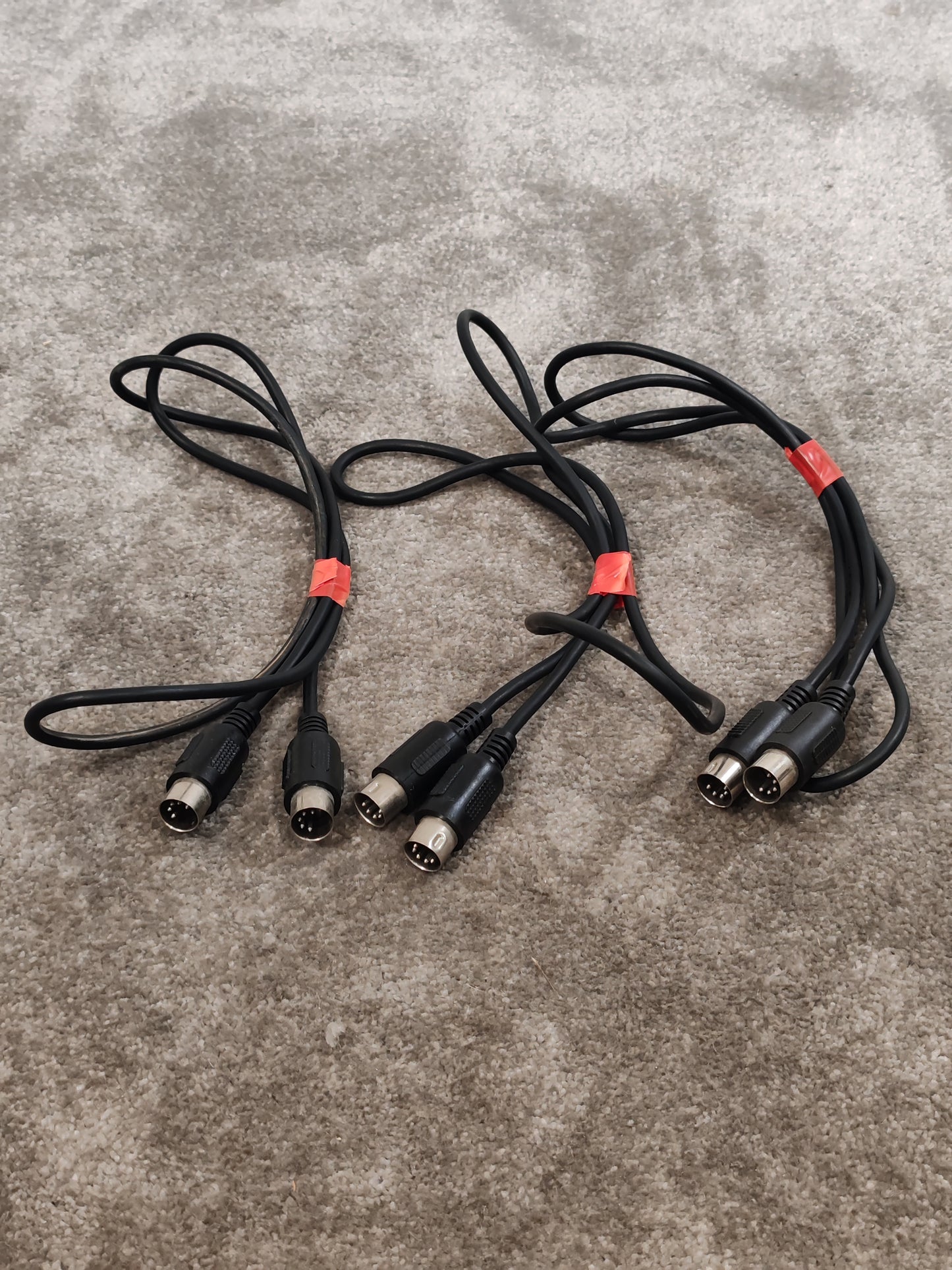 5X MIDI Cables, Various Lengths 2 Long, 3 Short - Professional Connectivity - Very Good