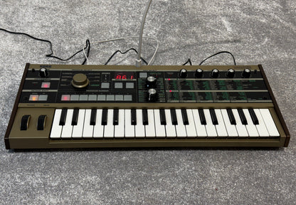 Korg Microkorg Synthesizer / Vocoder With Carry Case