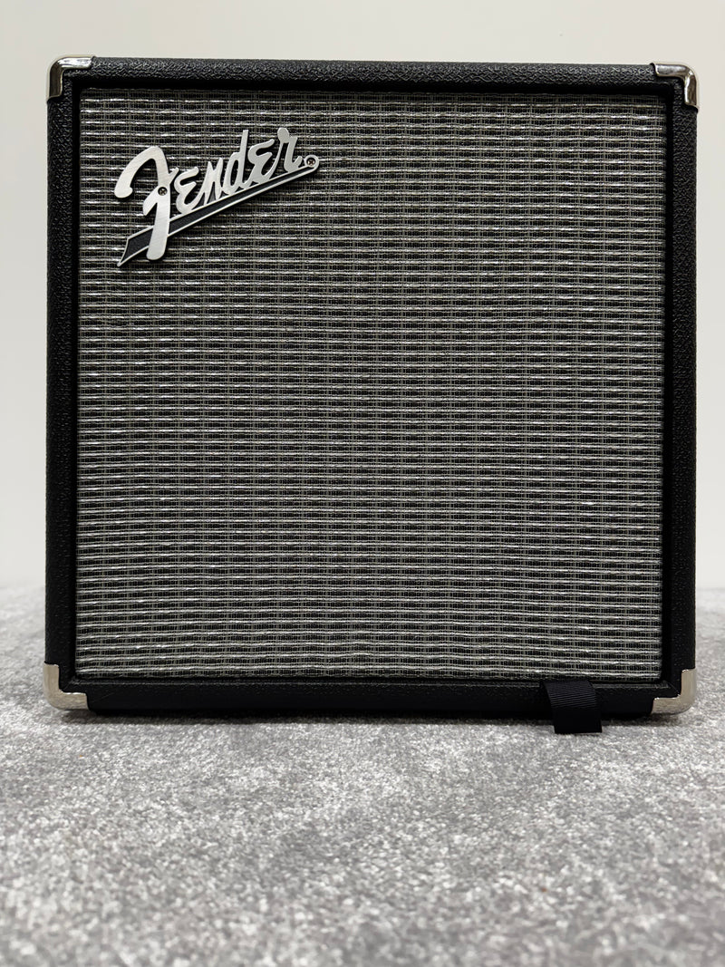 Fender Rumble 15 - Bass Combo Amplifier - Image 2