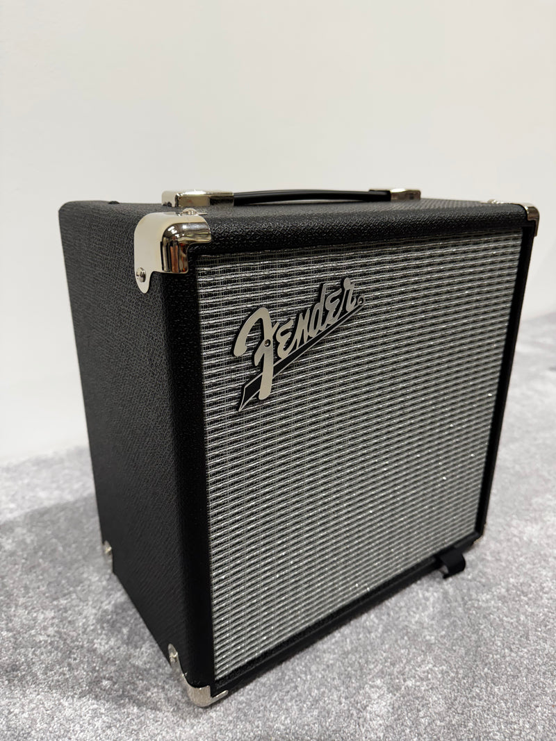 Fender Rumble 15 - Bass Combo Amplifier - Image 4