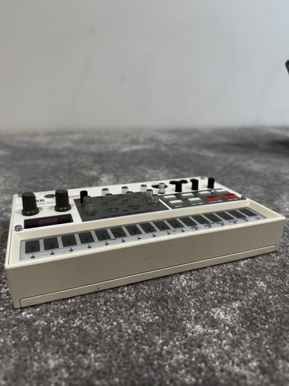 Korg Volca Sample - Digital Sample Sequencer Built in Effects