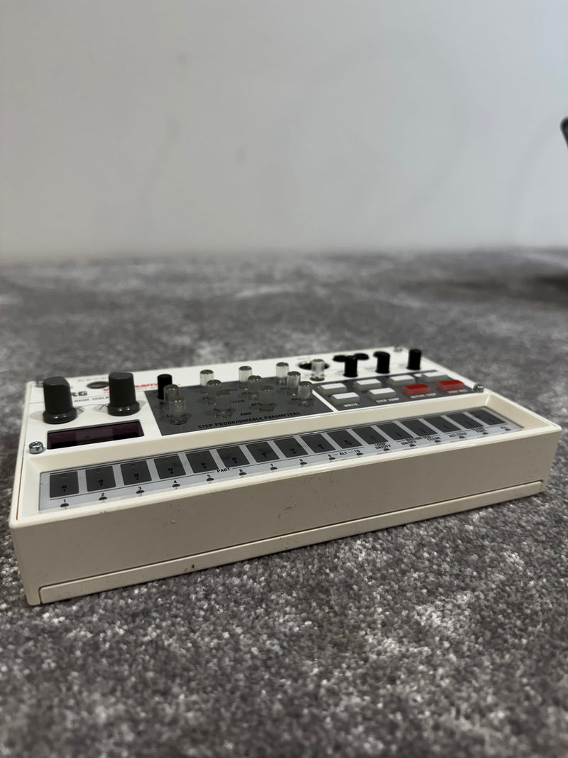 Korg Volca Sample - Digital Sample Sequencer Built in Effects - Image 2