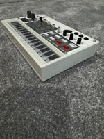 Korg Volca Sample - Digital Sample Sequencer Built in Effects - Image 3