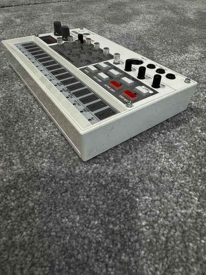 Korg Volca Sample - Digital Sample Sequencer Built in Effects