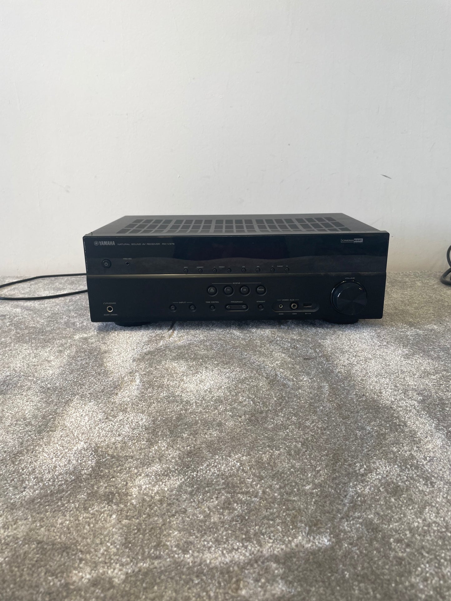 Yamaha RX-V375 - 5.1-Channel AV Receiver - Good w/ Remote Control