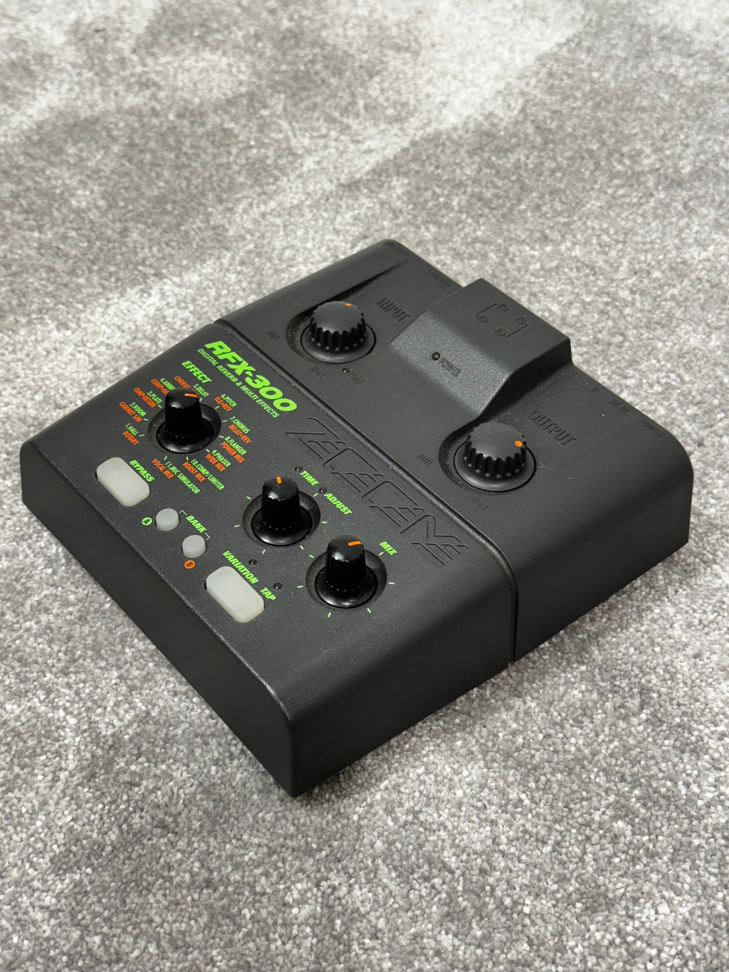 Zoom RFX-300 Digital Reverb & Multi Effects