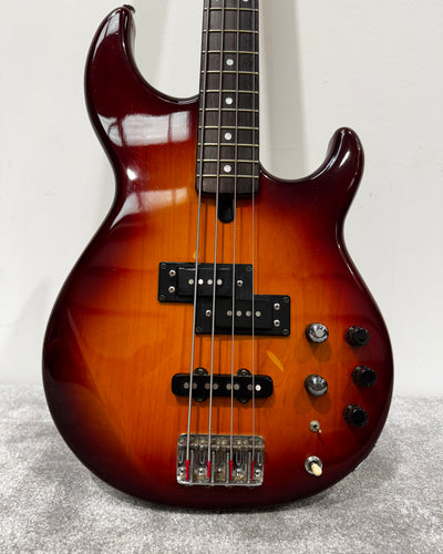 Yamaha BB1100S 4-string bass guitar with Yamaha Hard Case