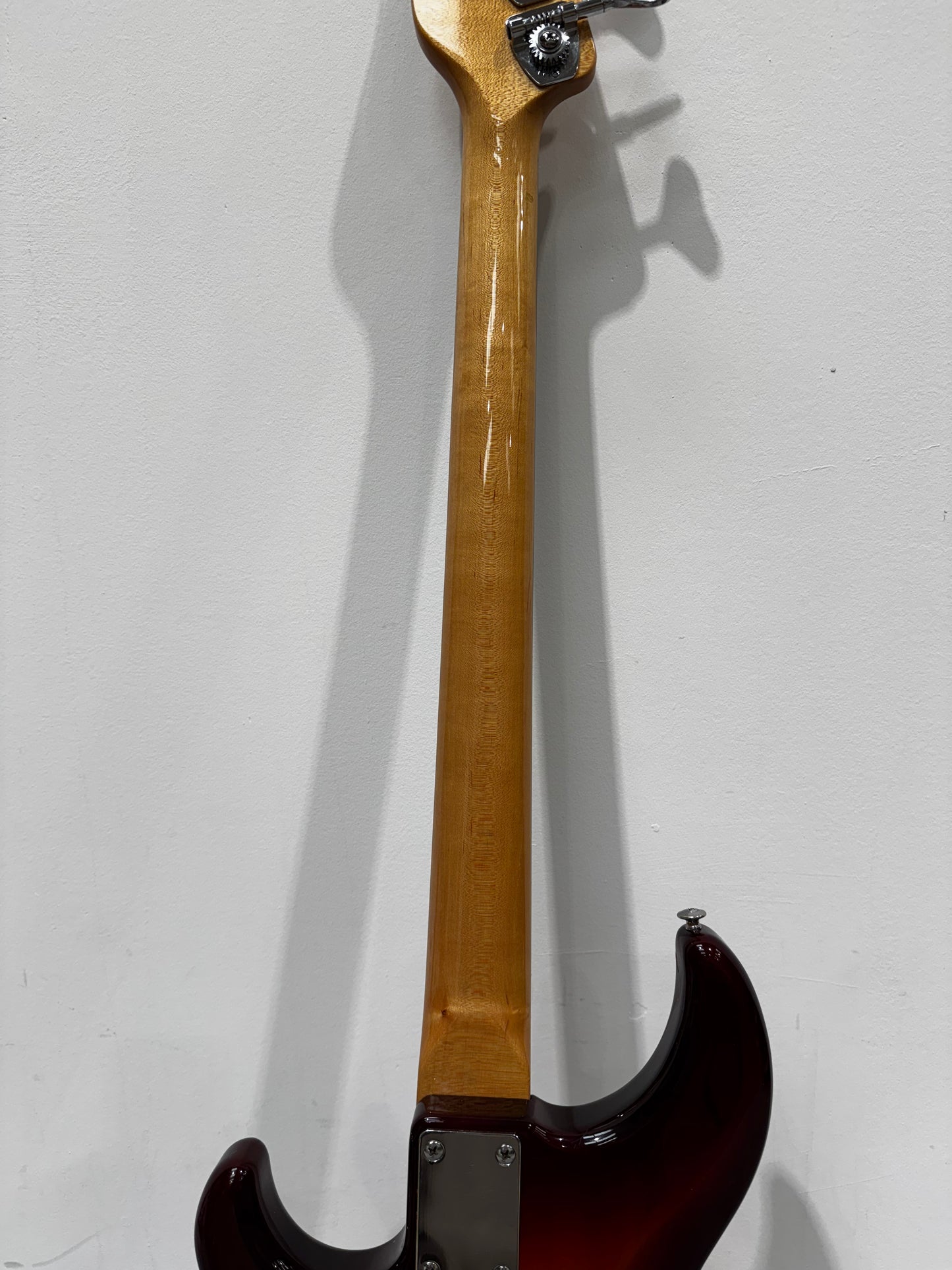 Yamaha BB1100S 4-string bass guitar with Yamaha Hard Case