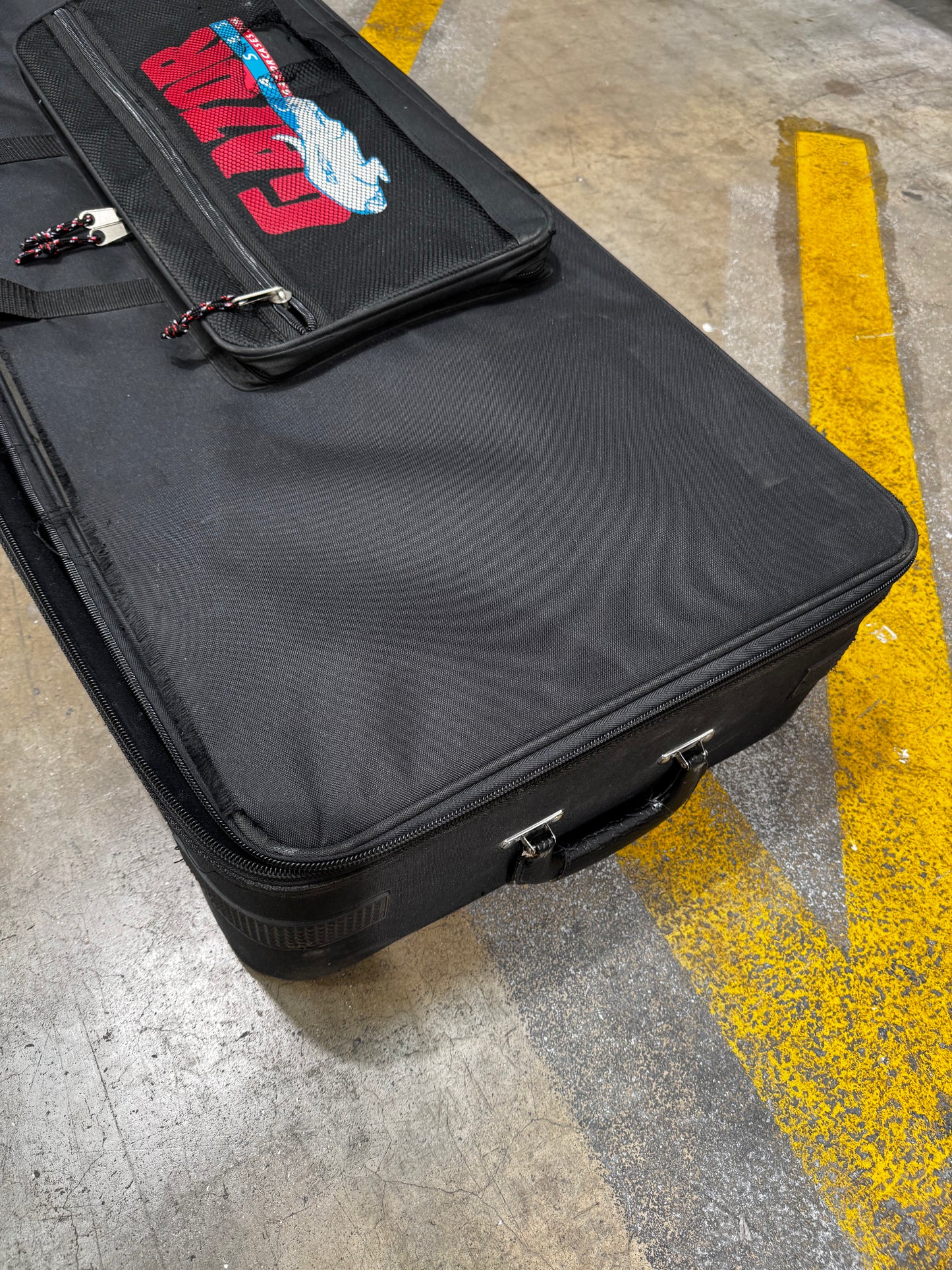 KORG TRITON Extreme 61 Key Synthesizer with Gator soft case