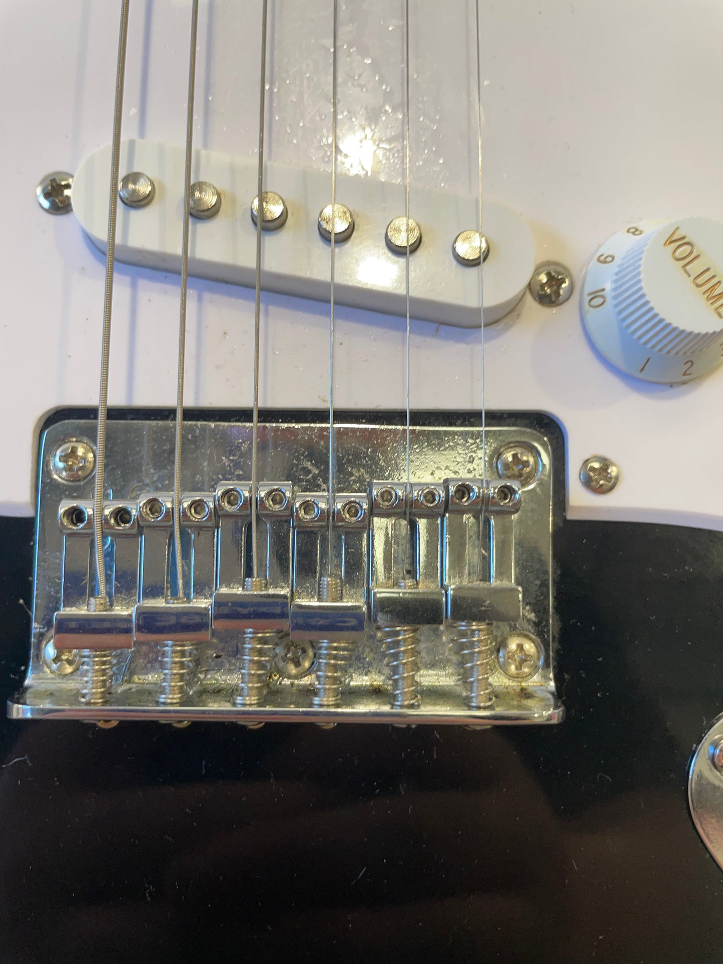 Fender Squier Stratocaster Indonesia - Black, Rosewood Neck w/ Soft Case - Very Good