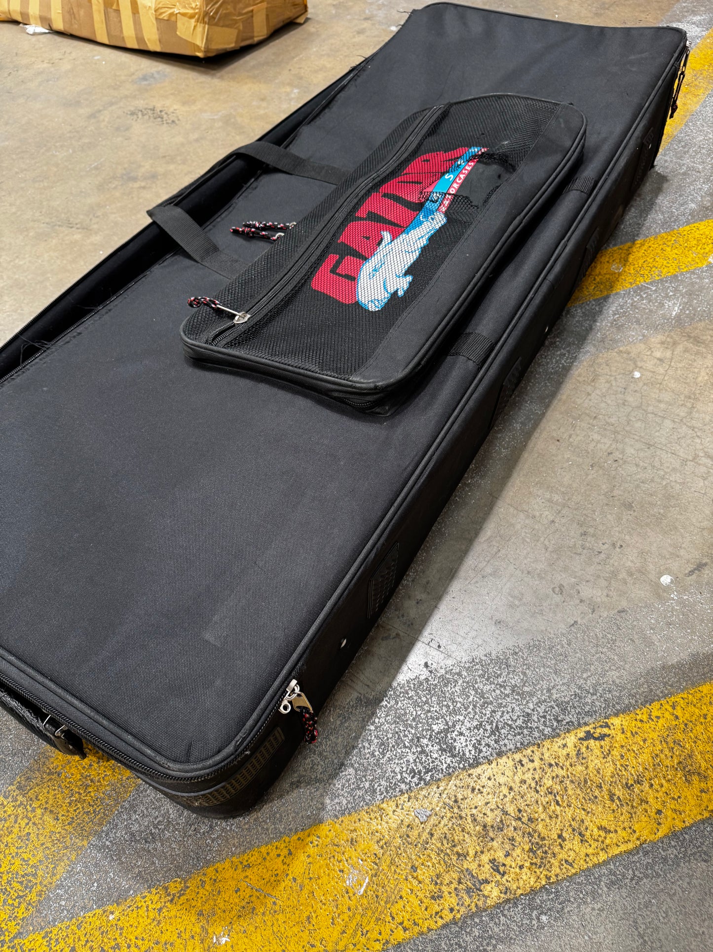 KORG TRITON Extreme 61 Key Synthesizer with Gator soft case