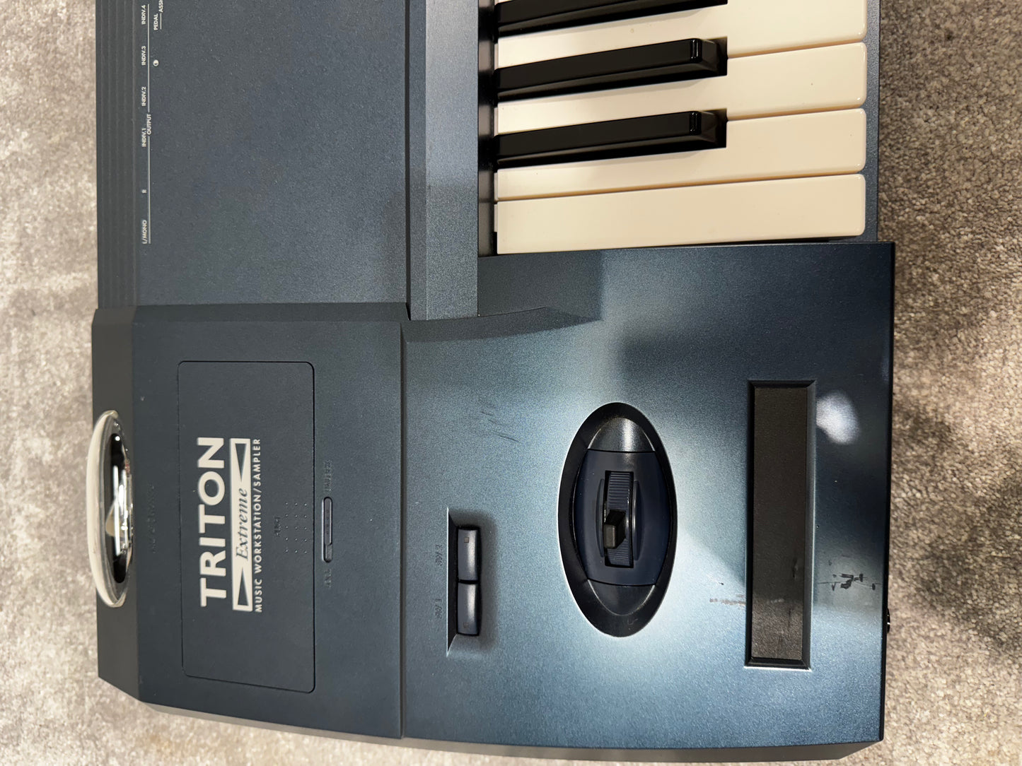 KORG TRITON Extreme 61 Key Synthesizer with Gator soft case