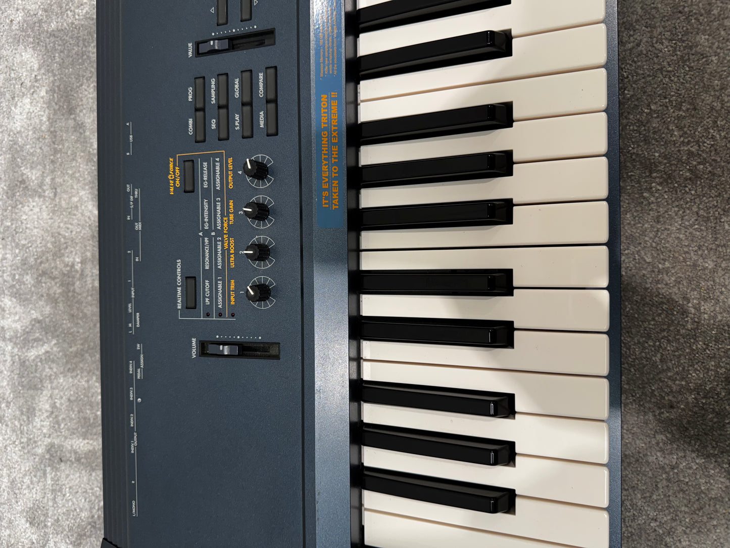 KORG TRITON Extreme 61 Key Synthesizer with Gator soft case