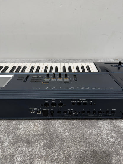 KORG TRITON Extreme 61 Key Synthesizer with Gator soft case