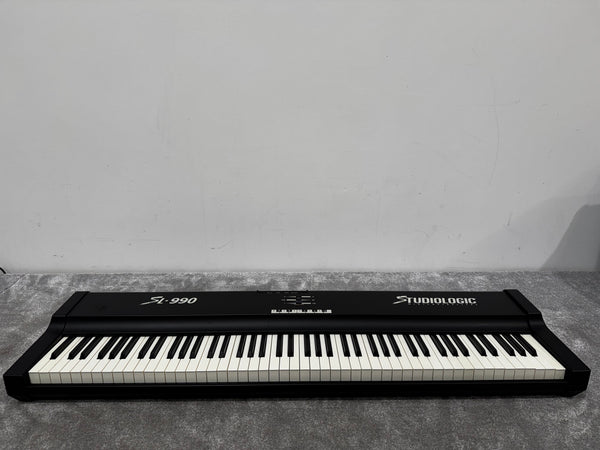 Studiologic SL-990 Controller Keyboard - 88 Weighted Keys w/ Flight Case
