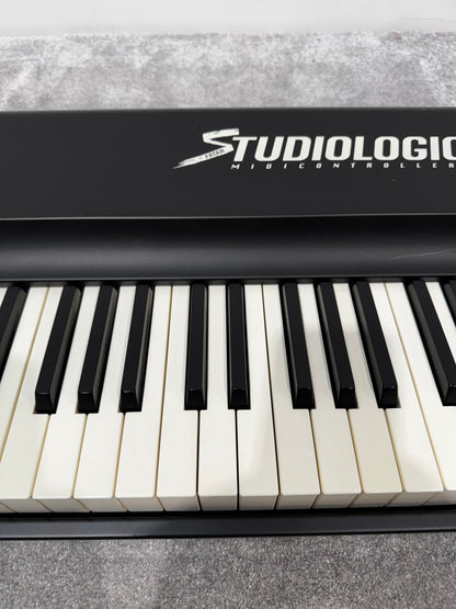 Studiologic SL-990 Controller Keyboard - 88 Weighted Keys w/ Flight Case