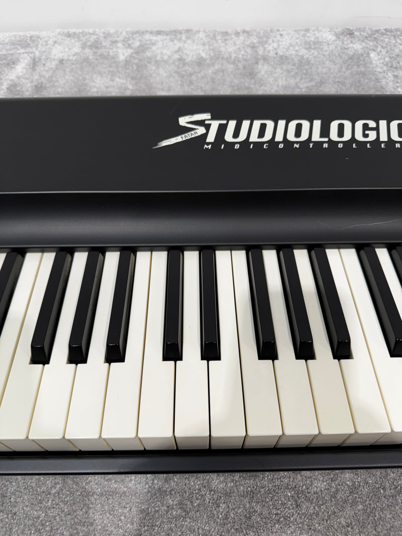 Studiologic SL-990 Controller Keyboard - 88 Weighted Keys w/ Flight Case - Image 16