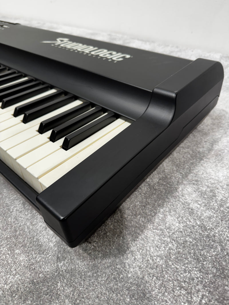 Studiologic SL-990 Controller Keyboard - 88 Weighted Keys w/ Flight Case - Image 18