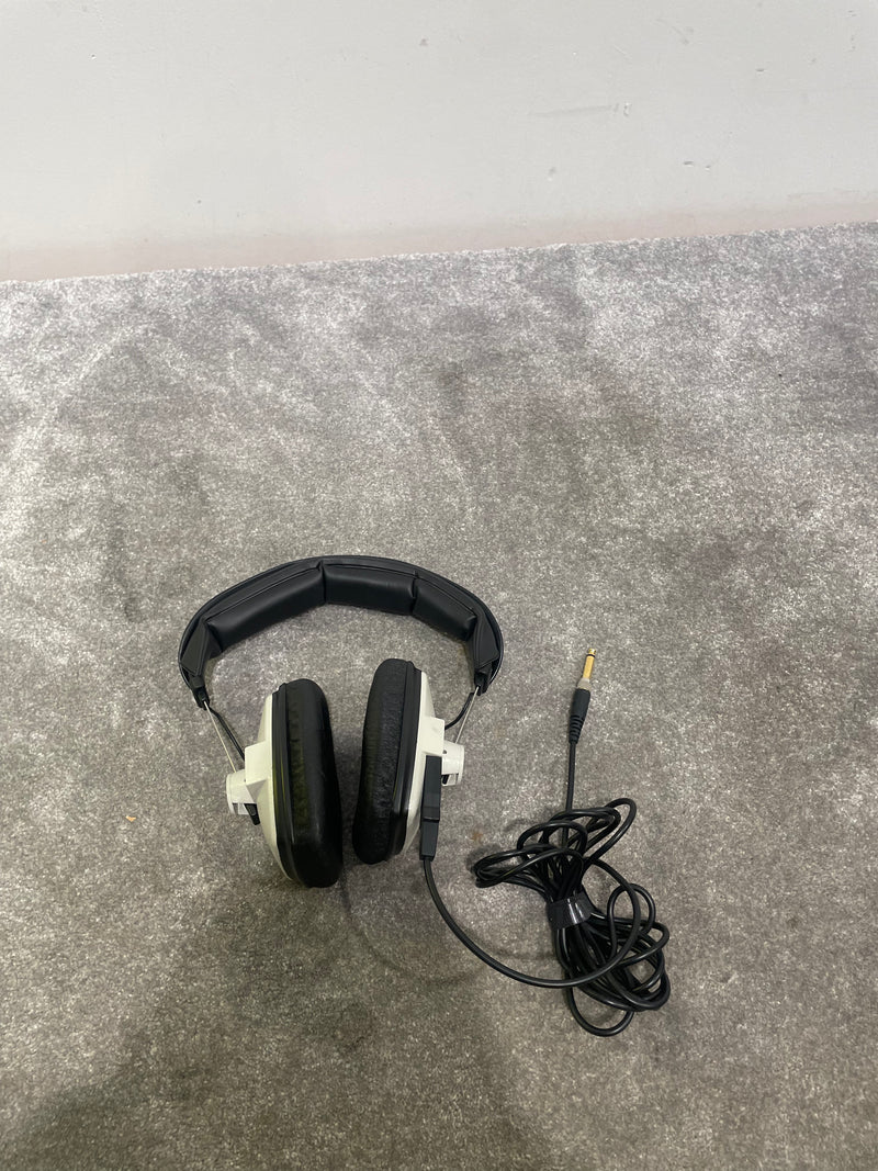 BeyerDynamic DT100 Headphones - Closed-Back Design, 45 Ohm - Excellent - Image 2
