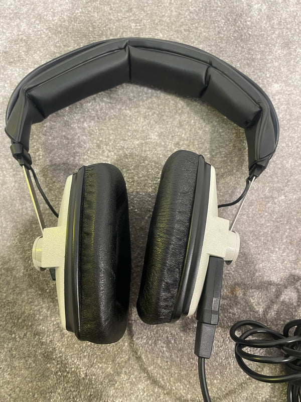 BeyerDynamic DT100 Headphones - Closed-Back Design, 45 Ohm - Excellent