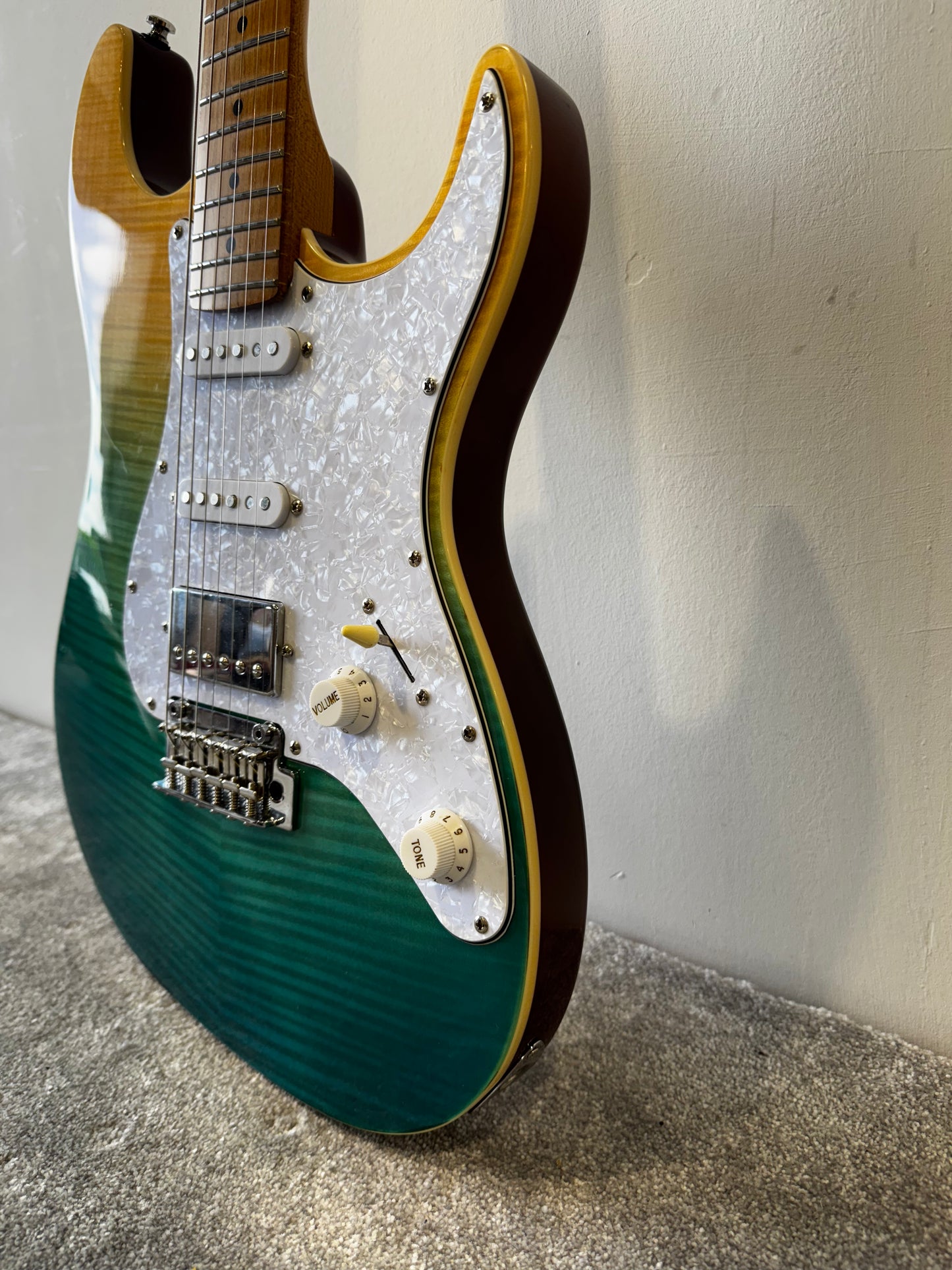 Jet JS-450 TBS Strat Style Electric Guitar - HSS Pickup Configuration