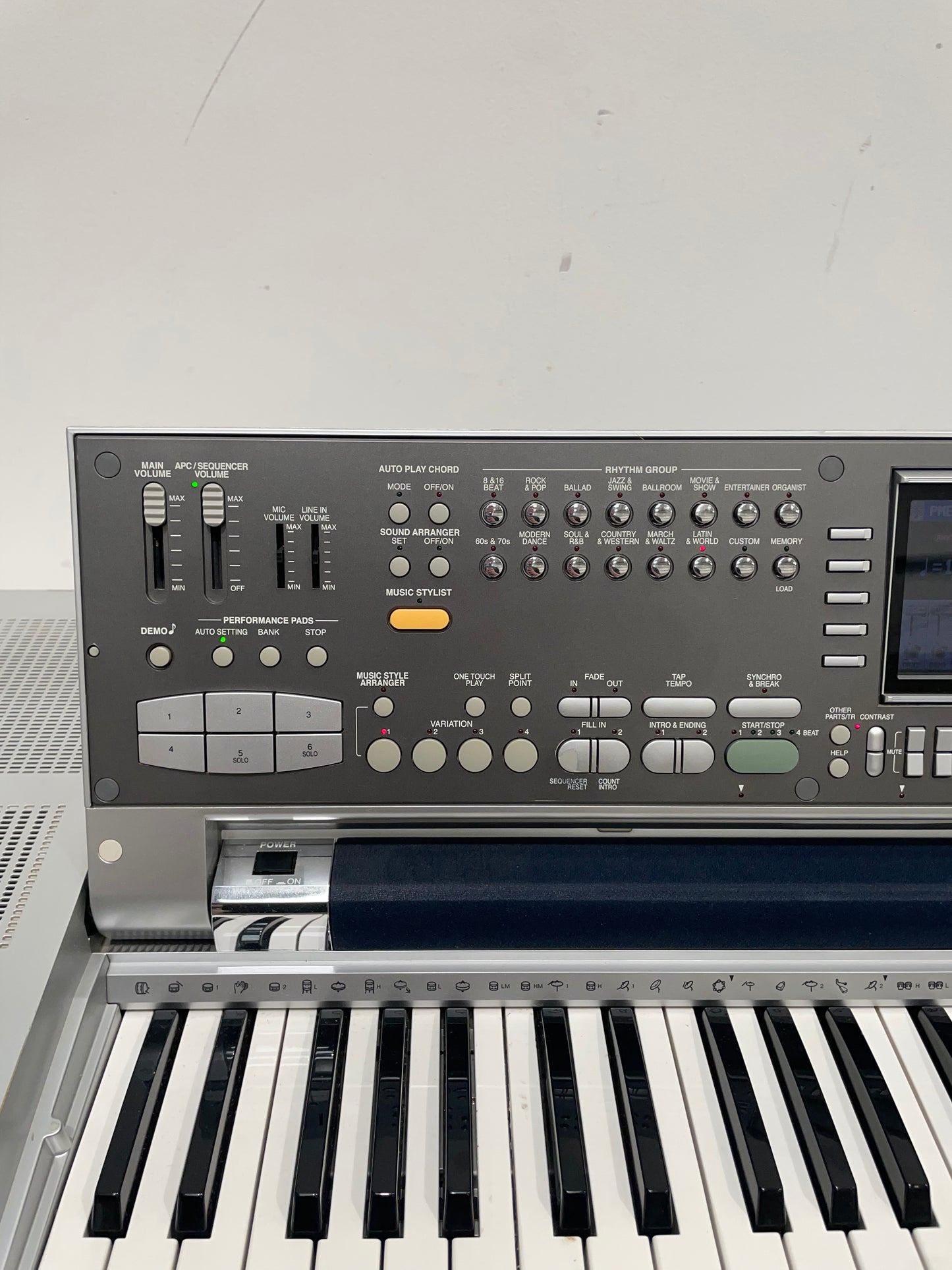 Technics SX-KN7000 - 61-Key Arranger Workstation - Good w/ Hard Case