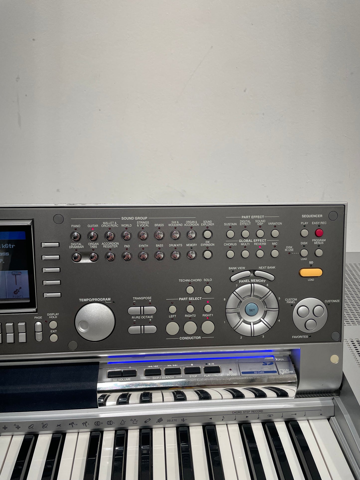 Technics SX-KN7000 - 61-Key Arranger Workstation - Good w/ Hard Case