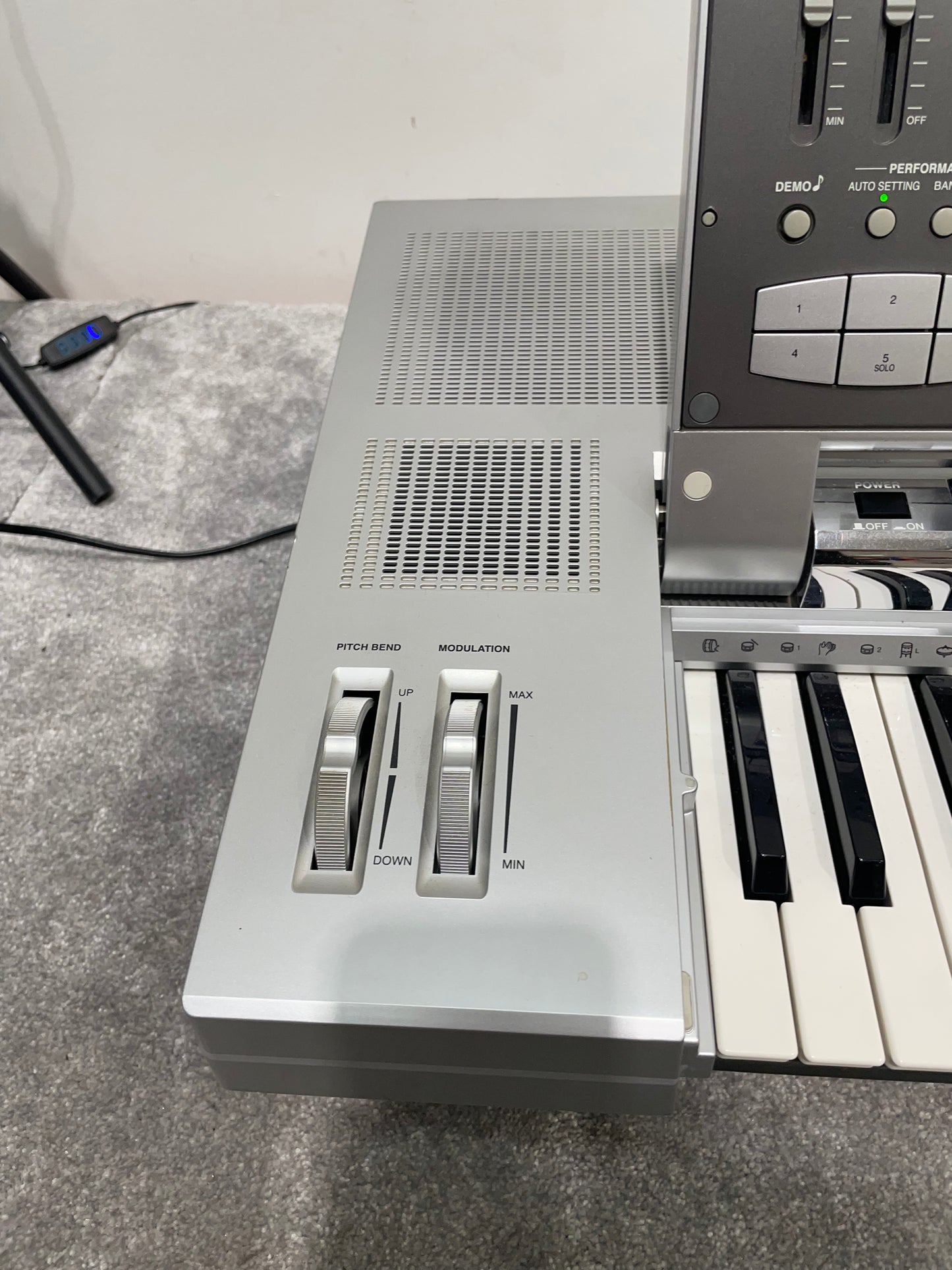 Technics SX-KN7000 - 61-Key Arranger Workstation - Good w/ Hard Case