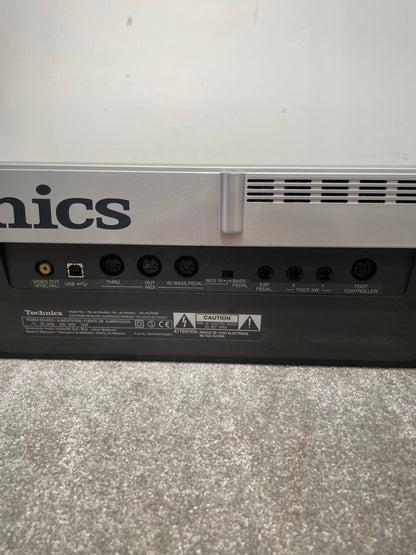 Technics SX-KN7000 - 61-Key Arranger Workstation - Good w/ Hard Case
