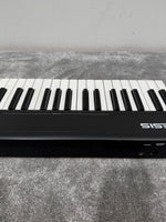 Alesis Q61 61-key USB MIDI Controller - Very Good - Image 8