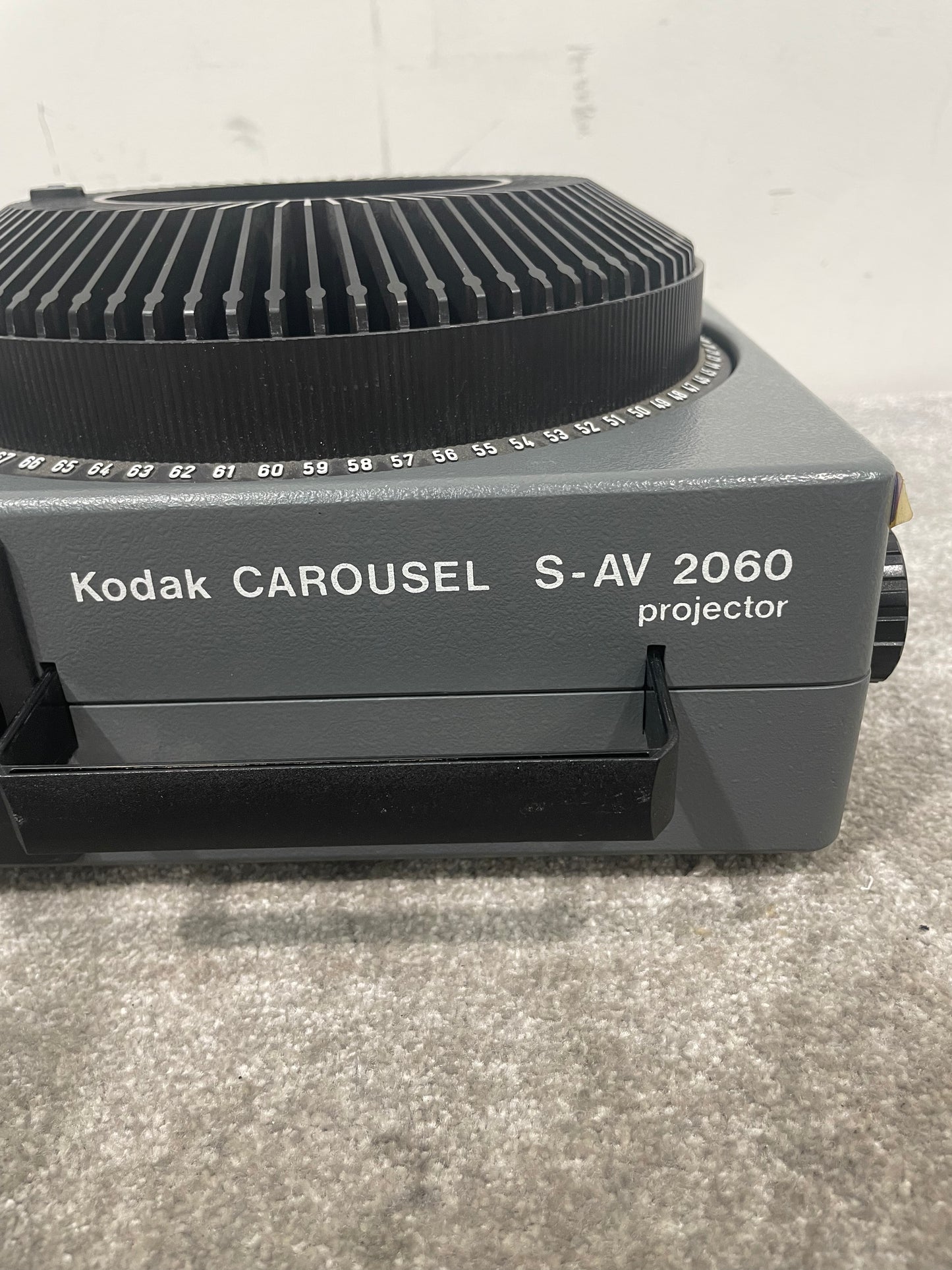 Kodak Carousel S-AV 2060 Projector - Classic Slide Projector - Fair w/ Hard Case