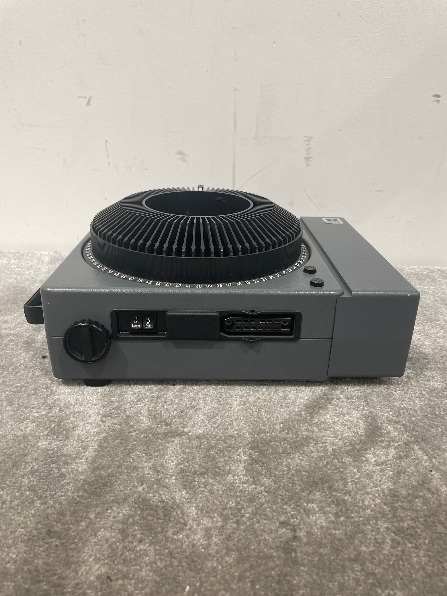 Kodak Carousel S-AV 2060 Projector - Classic Slide Projector - Fair w/ Hard Case