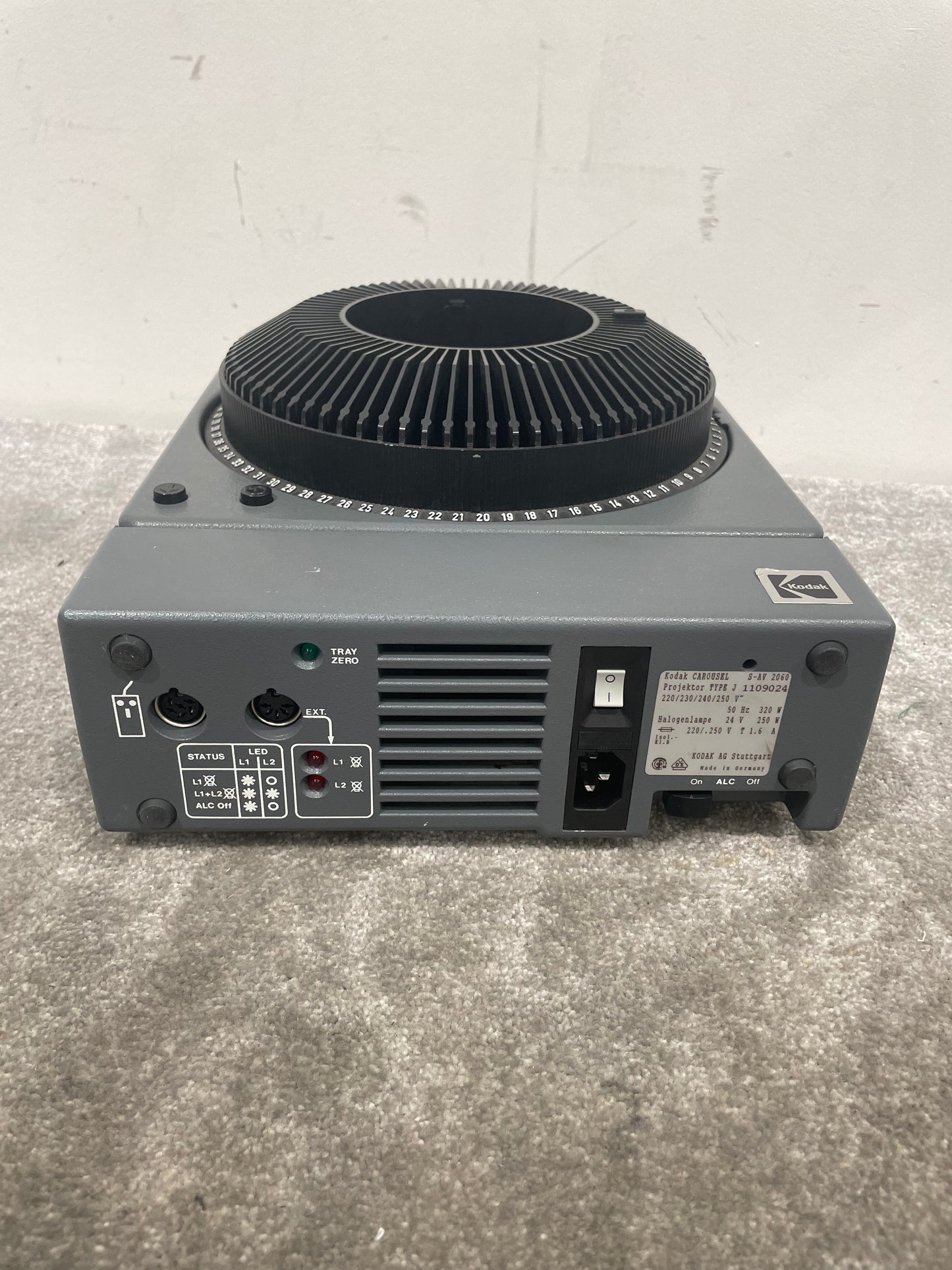 Kodak Carousel S-AV 2060 Projector - Classic Slide Projector - Fair w/ Hard Case