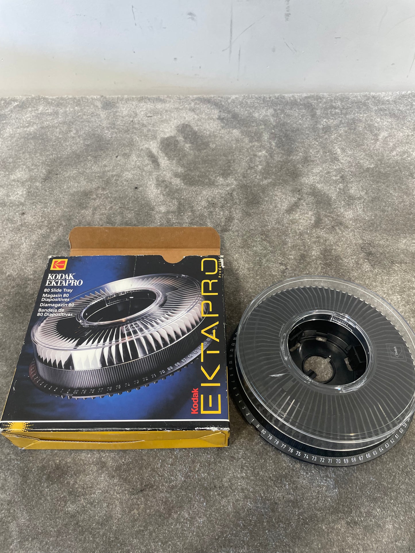 Kodak Carousel S-AV 2060 Projector - Classic Slide Projector - Fair w/ Hard Case