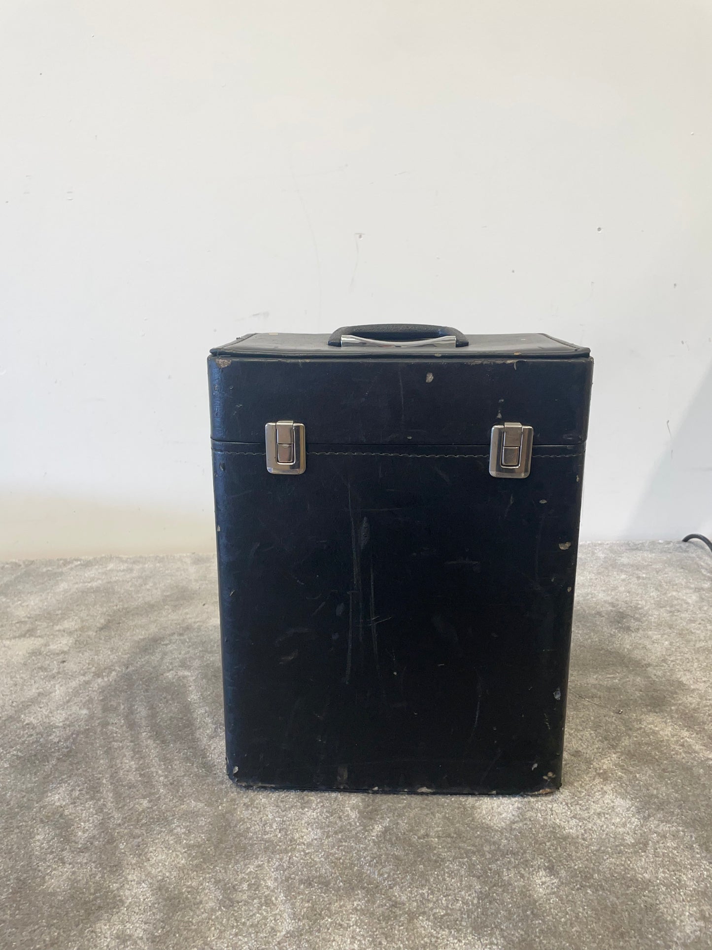 Kodak Carousel S-AV 2060 Projector - Classic Slide Projector - Fair w/ Hard Case