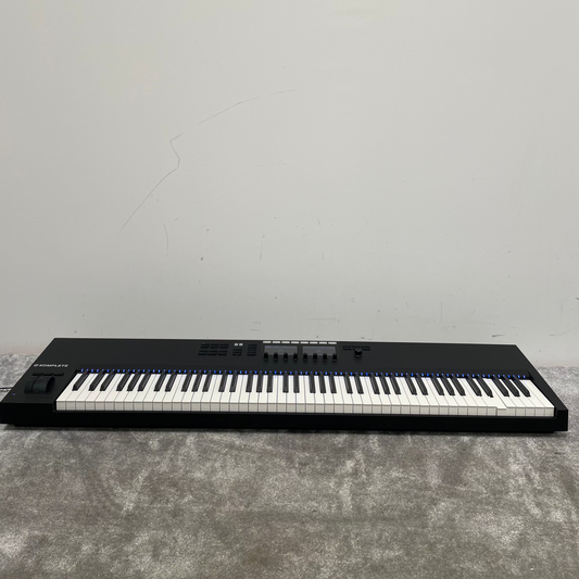 Native Instruments Komplete Kontrol S88 MK2 - 88-Key Keyboard - Fair w/ Original Box & Accessories