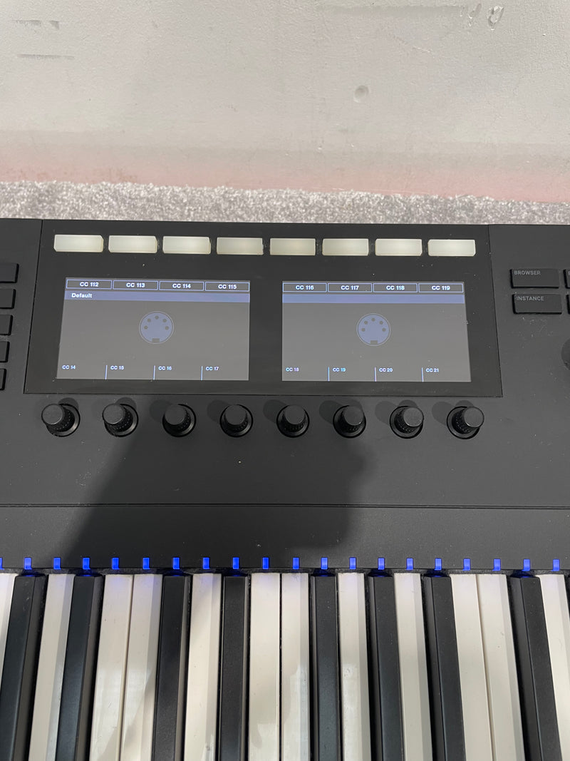 Native Instruments Komplete Kontrol S88 MK2 - 88-Key Keyboard - Fair w/ Original Box & Accessories - Image 5