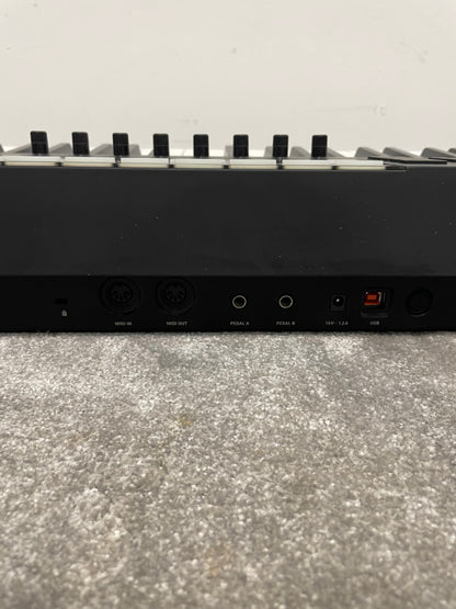 Native Instruments Komplete Kontrol S88 MK2 - 88-Key Keyboard - Fair w/ Original Box & Accessories