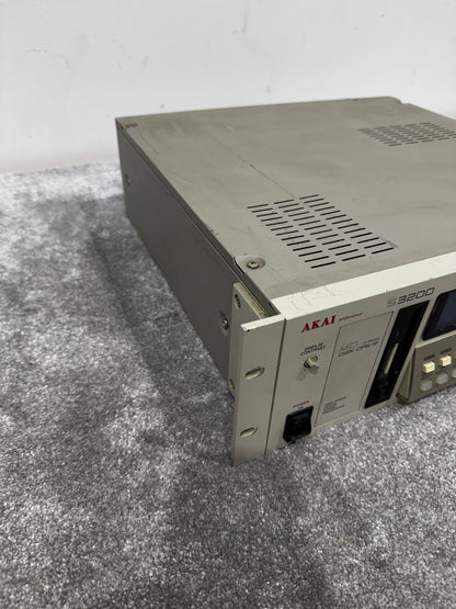 Akai S3200 Sampler - 16-bit/44.1kHz Sampling - Fair (Read Description)