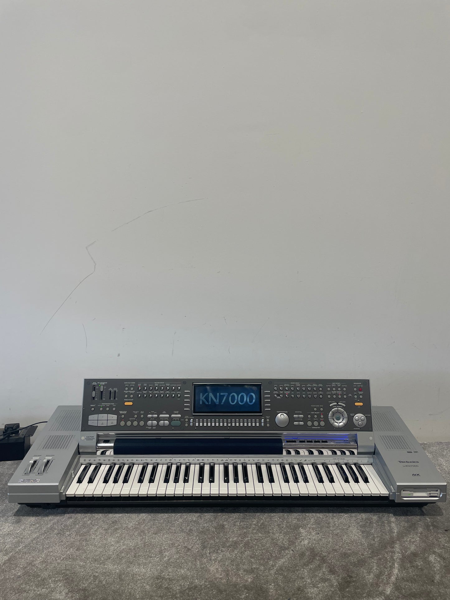 Technics KN7000 - Arranger Workstation Keyboard - Excellent w/ Power Supply & Soft Case