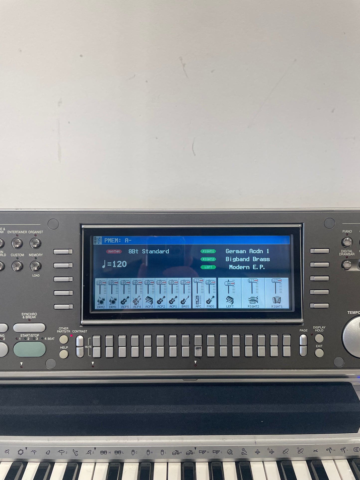 Technics KN7000 - Arranger Workstation Keyboard - Excellent w/ Power Supply & Soft Case