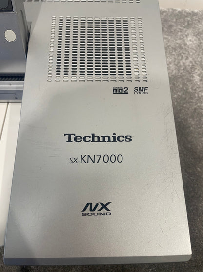 Technics KN7000 - Arranger Workstation Keyboard - Excellent w/ Power Supply & Soft Case
