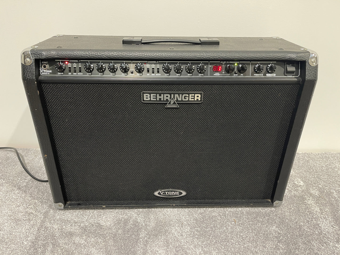 Behringer V-Tone GMX212 Elerctric Guitar 2 channel Amp 60W per channel