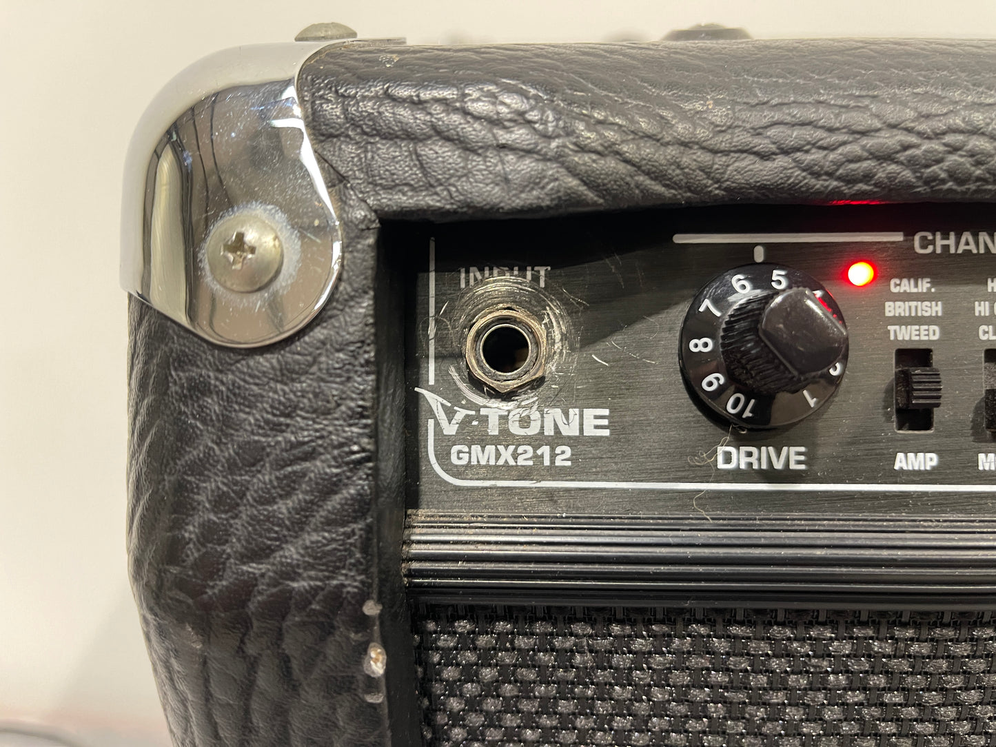 Behringer V-Tone GMX212 Elerctric Guitar 2 channel Amp 60W per channel