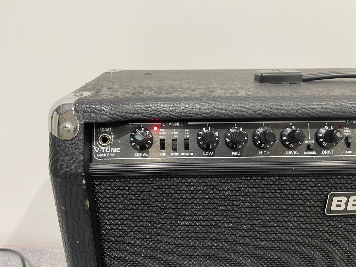 Behringer V-Tone GMX212 Elerctric Guitar 2 channel Amp 60W per channel