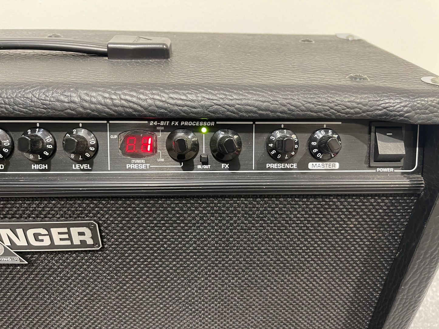 Behringer V-Tone GMX212 Elerctric Guitar 2 channel Amp 60W per channel