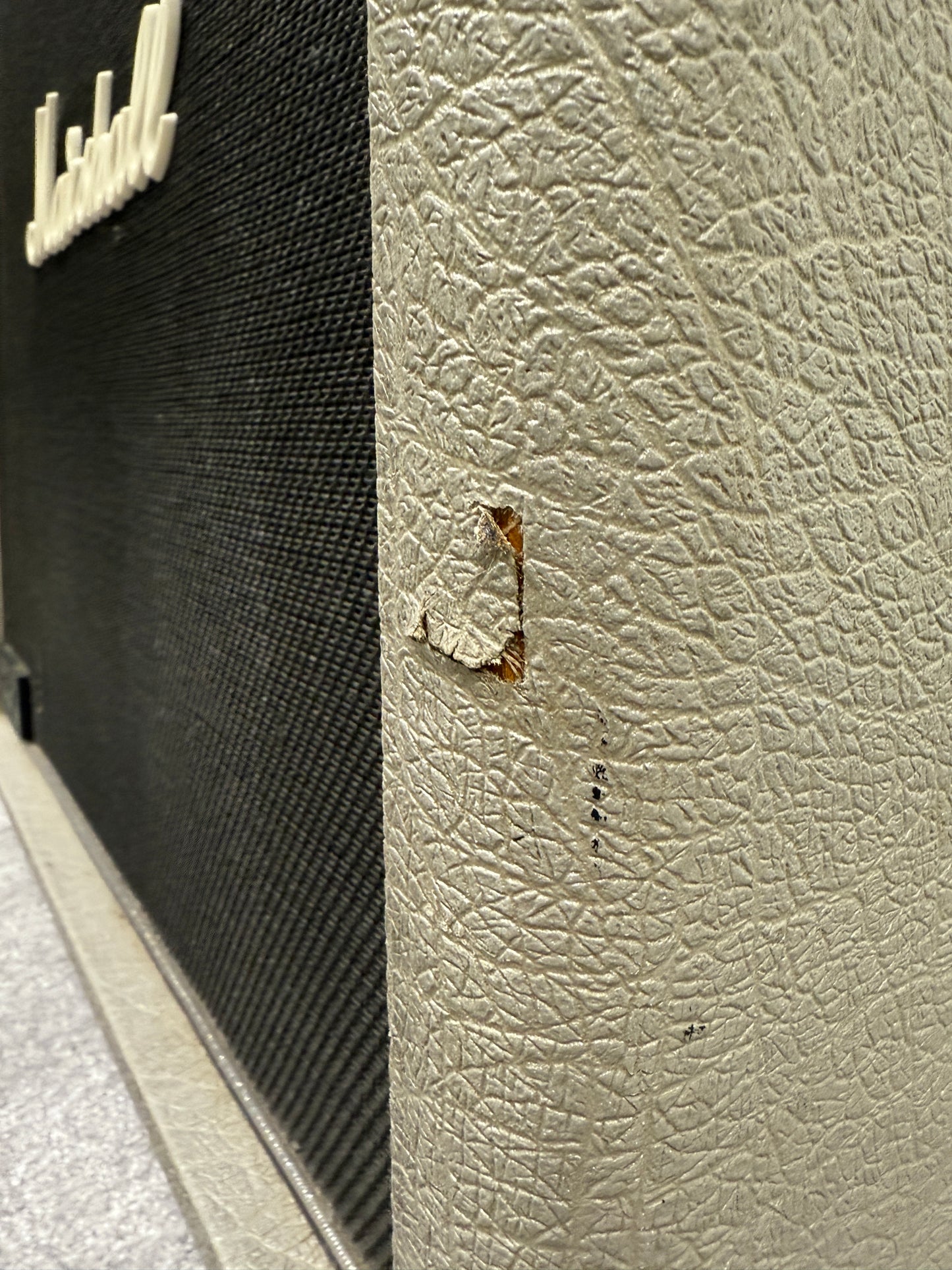 Marshall JCM25/50 “Silver Jubilee” Model 2553 2-Channel 100-Watt Guitar Amp Head (1987-1988) with Two Cabs (2556A/B)