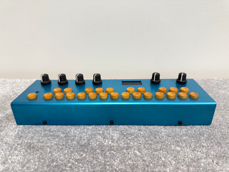 Critter & Guitari Organelle - Synth / Sampler / Drum Machine / Sequencer / Music Maker - with Case / Power Supply - Image 9