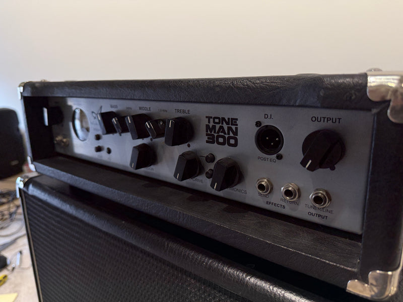 Ashdown Toneman 300 Bass Guitar Amp Head & Kustom Deepend 4x10 Cab - Image 3