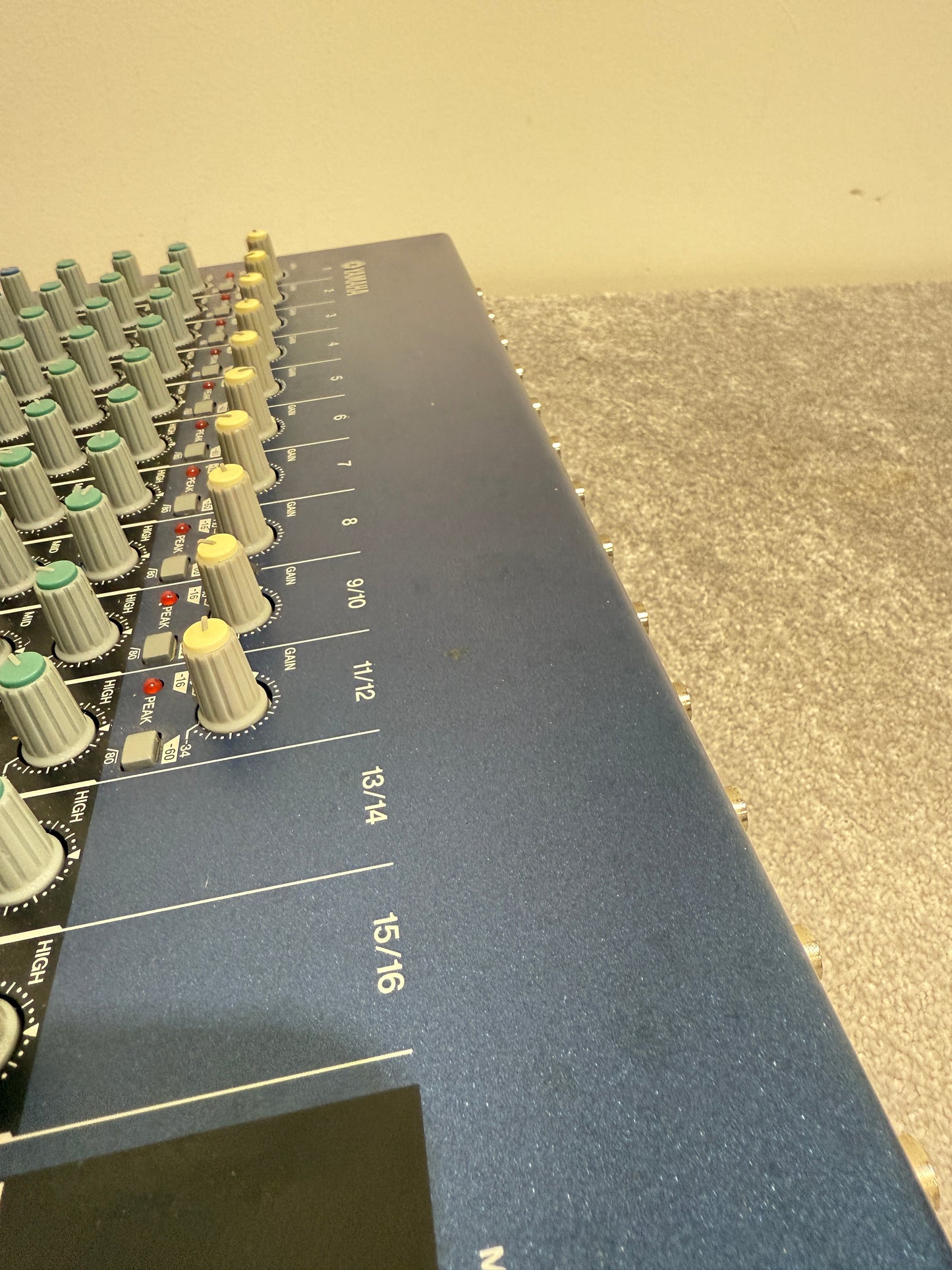 Yamaha MG16/4 Mixing Console
